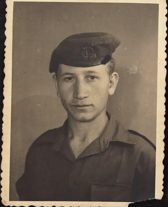 טוראי בגדוד 52 של חטיבת גבעתי, 1955